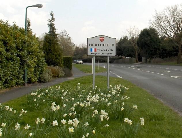 Heathfield, East Sussex, Gateway sign erected in 2007